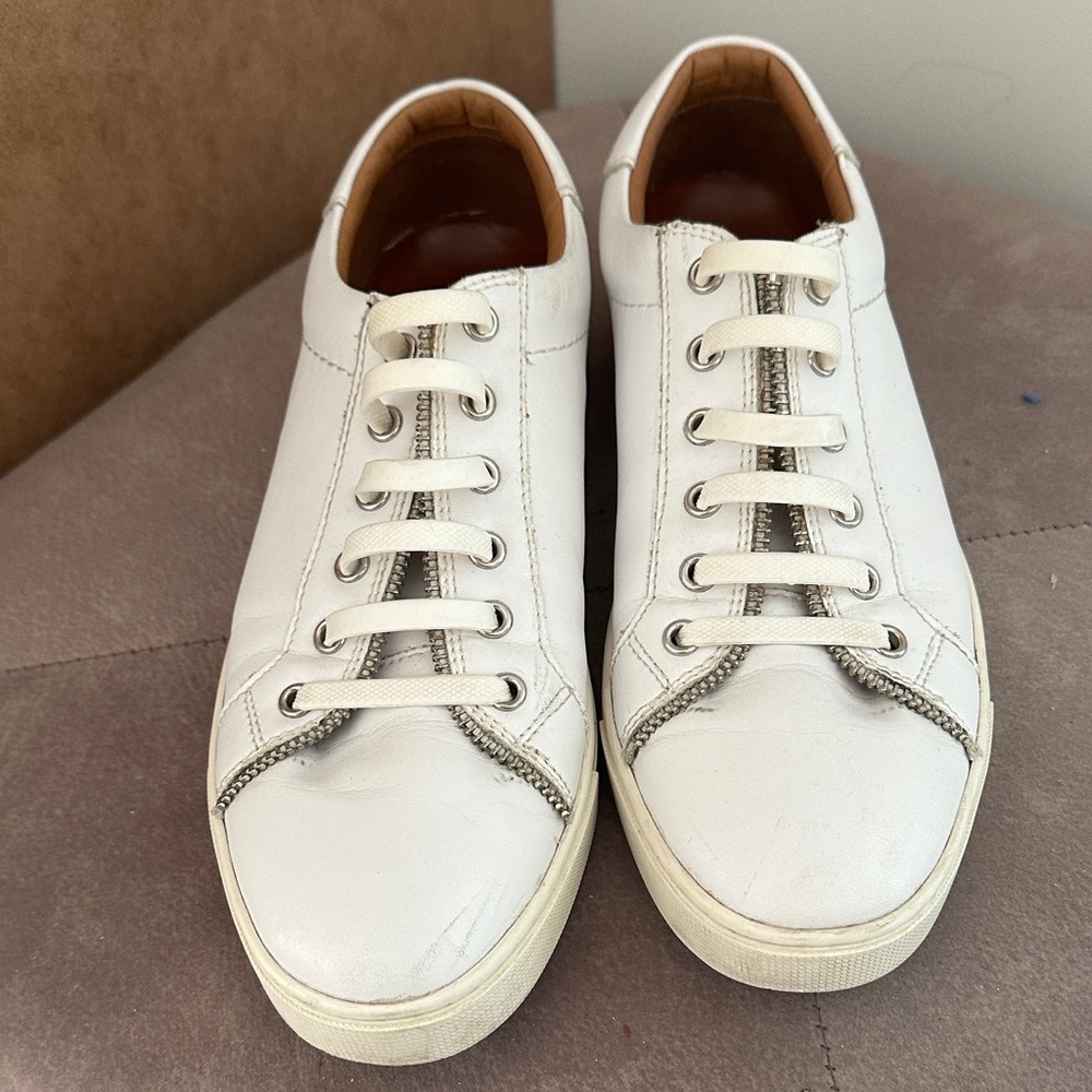 Frye and Co. ladies White Leather Low-Top Sneakers